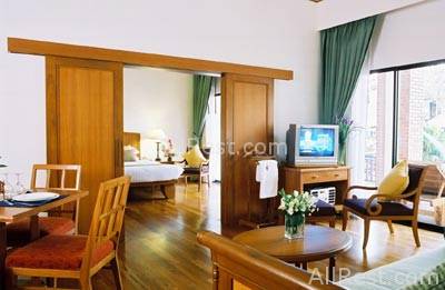 Woodlands Resort 11